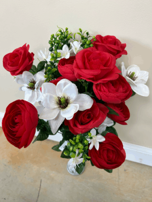 Mixed Bush x24 Magnolia/Ranunculus/Rose Red/White - 12611RW